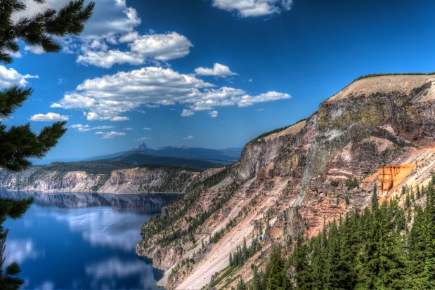 Crater_Lake_1040542